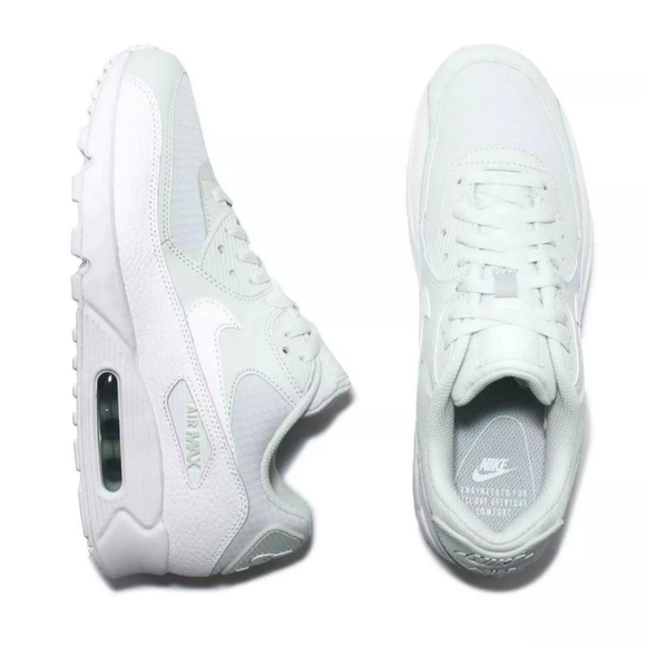Nike Shoes - BNIB Nike Wmn's Air Max 90 - Sz 8